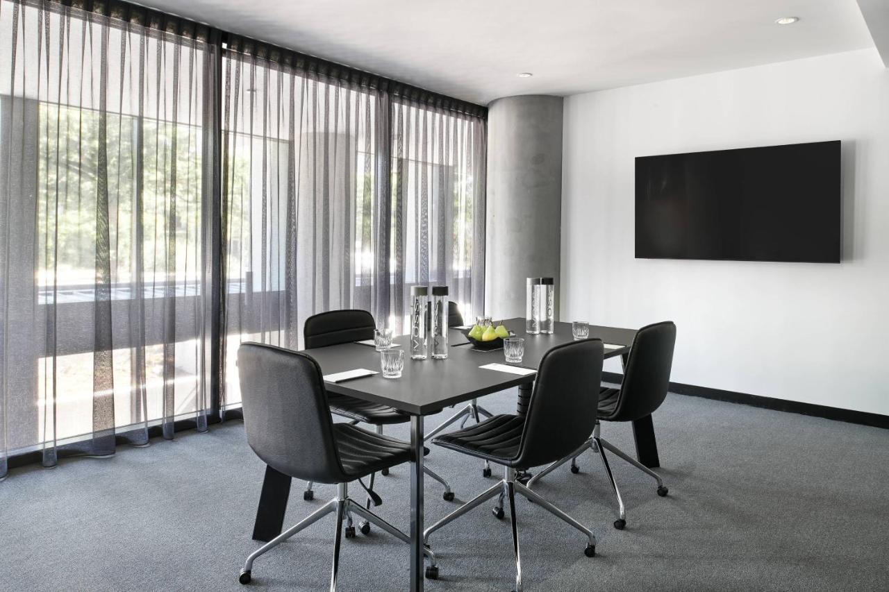 Midnight Hotel, Autograph Collection Canberra Eksteriør billede Meeting room at the University of Nottingham