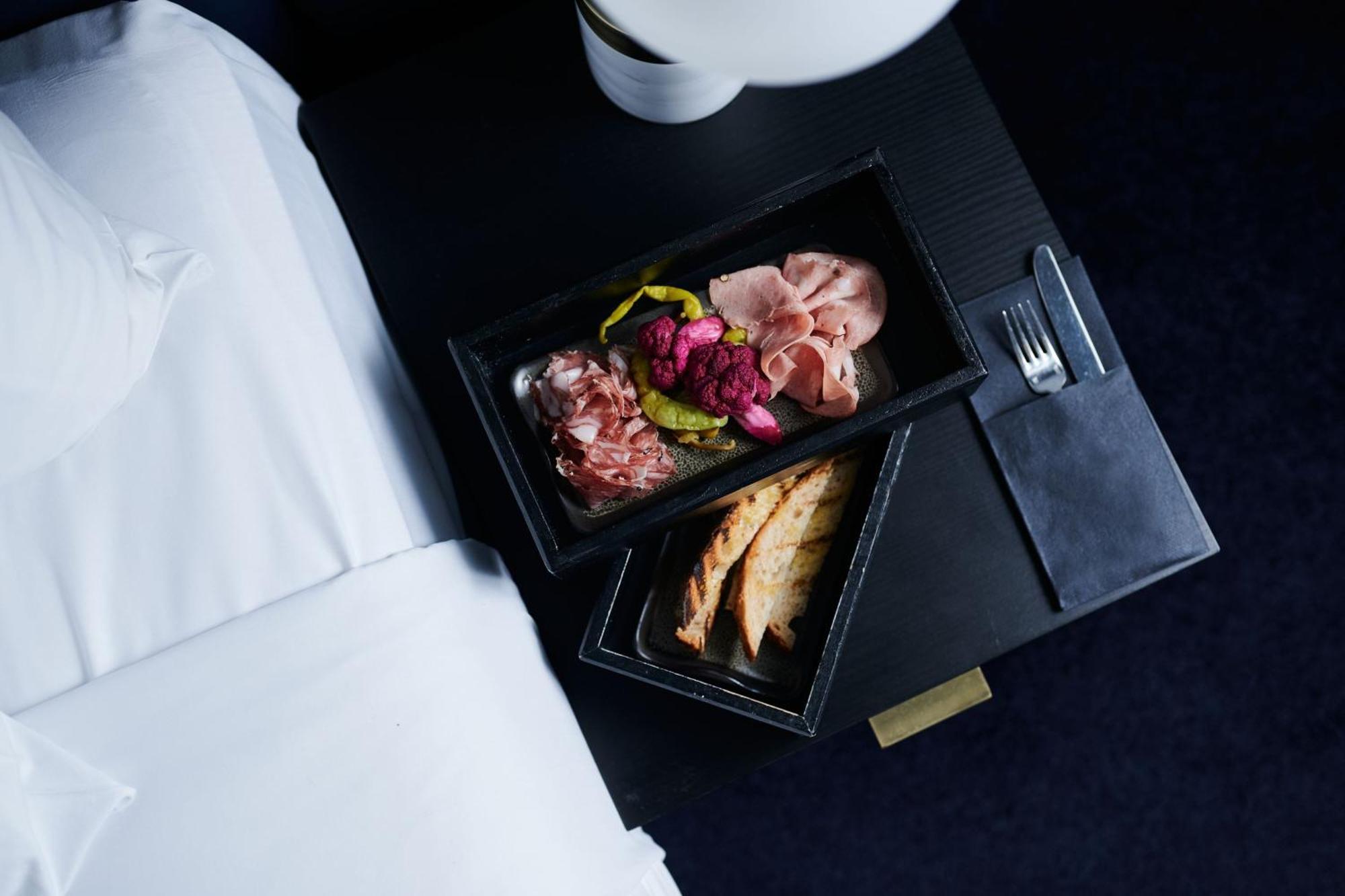Midnight Hotel, Autograph Collection Canberra Eksteriør billede A first-class meal on board a Lufthansa plane