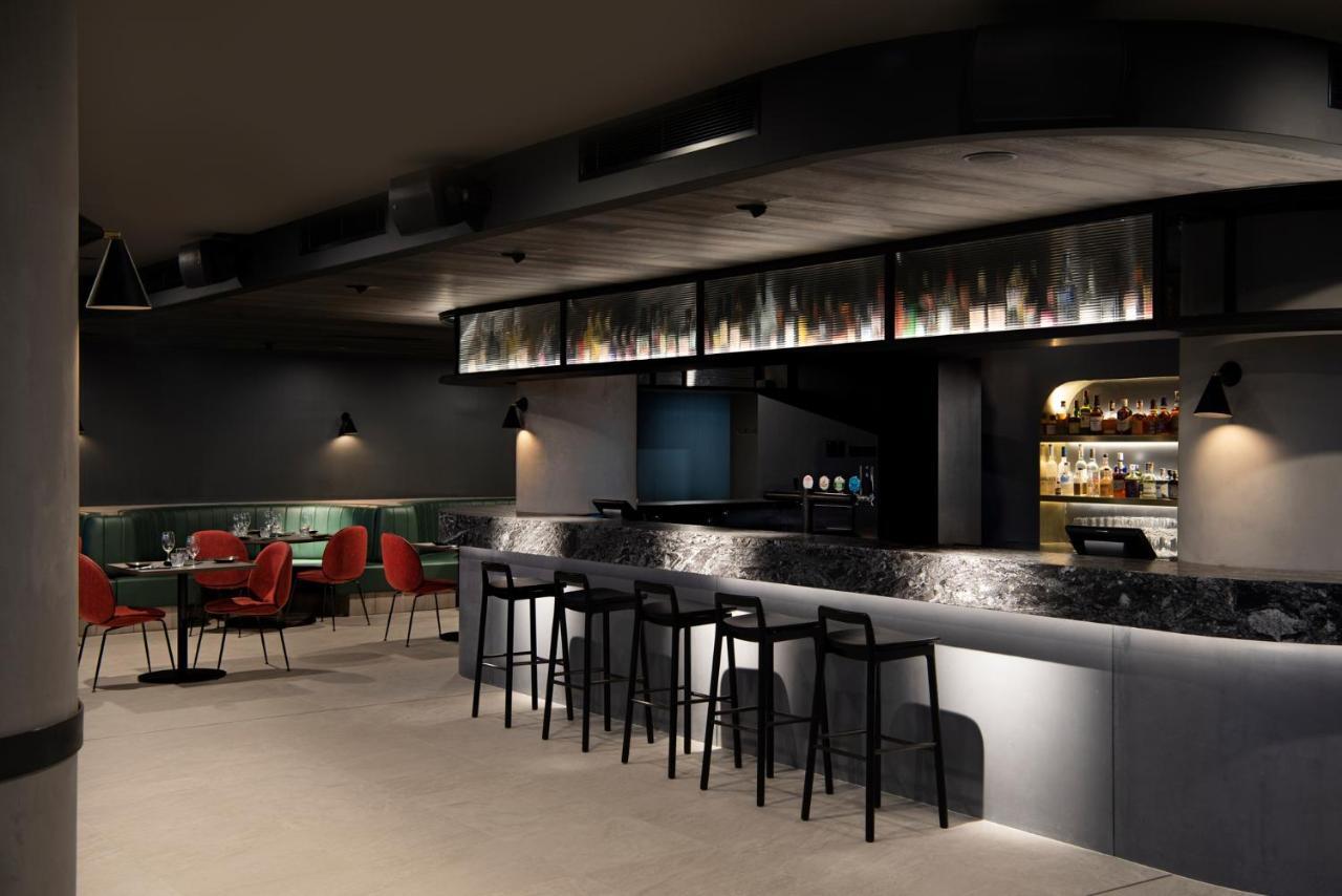 Midnight Hotel, Autograph Collection Canberra Eksteriør billede The bar at the restaurant